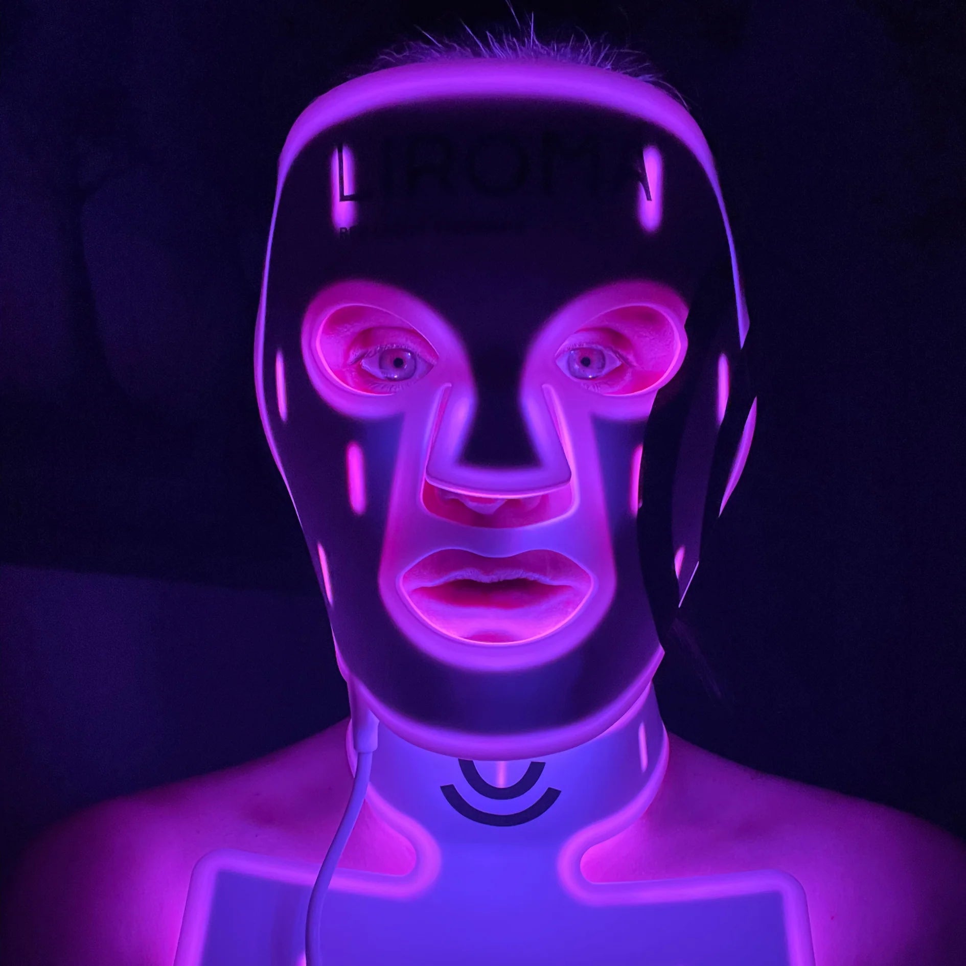 LIROMA LED terapinė veido, kaklo ir dekoltė zonos kaukė