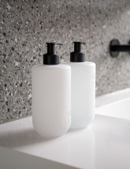 Smith & Co rankų ir kūno losjonas „Tonka & White Musk“ 400 ml