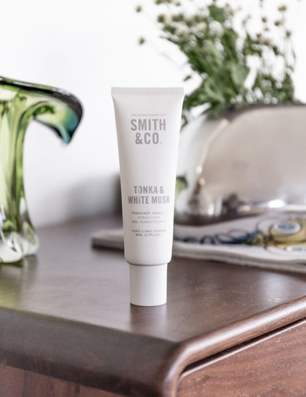 Smith & Co rankų ir nagų odelių kremas „Tonka & White Musk“ 80 ml